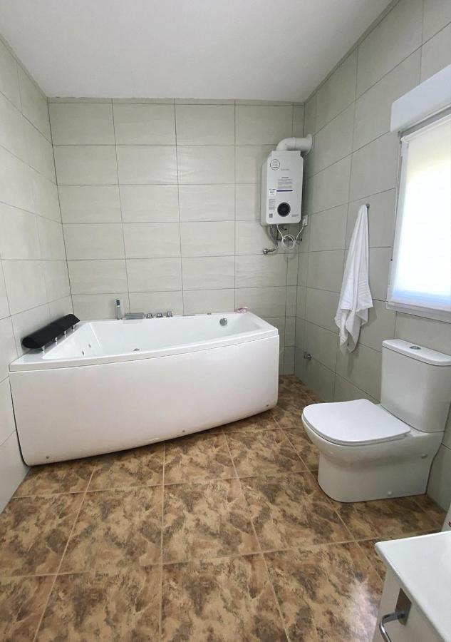 Casa Con Piscina, Villa Alarilla Фуэнтидуэнья-де-Тахо Экстерьер фото